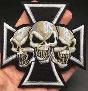 Aufnäher - Eisernes Kreuz - AEP - mit Totenköpfen